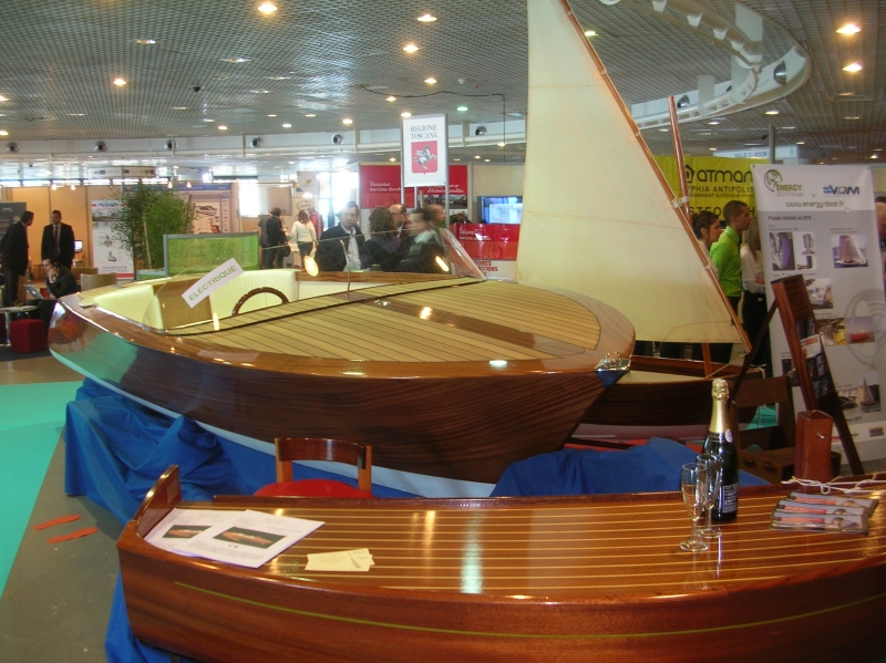 Classic Power bateau &eacute;lectrique au Salon International de la Croissance Verte & des Solutions Environnementales 2011 &agrave; Cannes