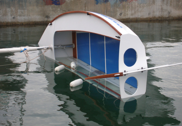 "Zen" built in Plywood-Epoxy, LOA 3m80, Beam 1m60, Displacement 100kg, unsinkable, adjustable sail area, no centre-board case...