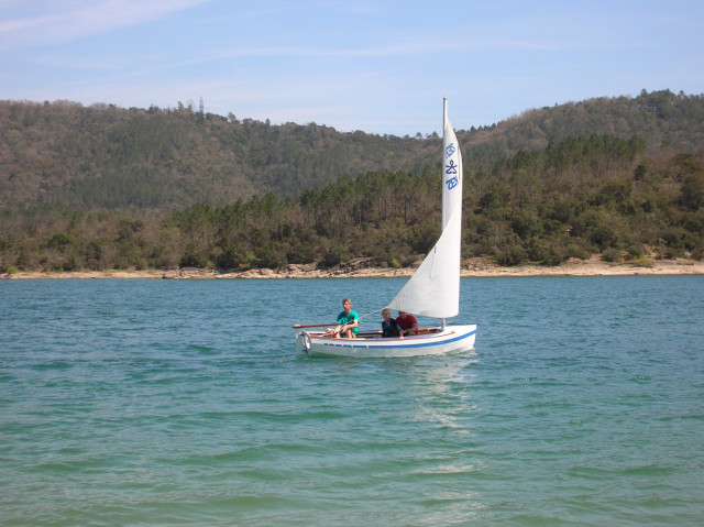 The Zen, under sail in the Lac St. Cassien (Var)...